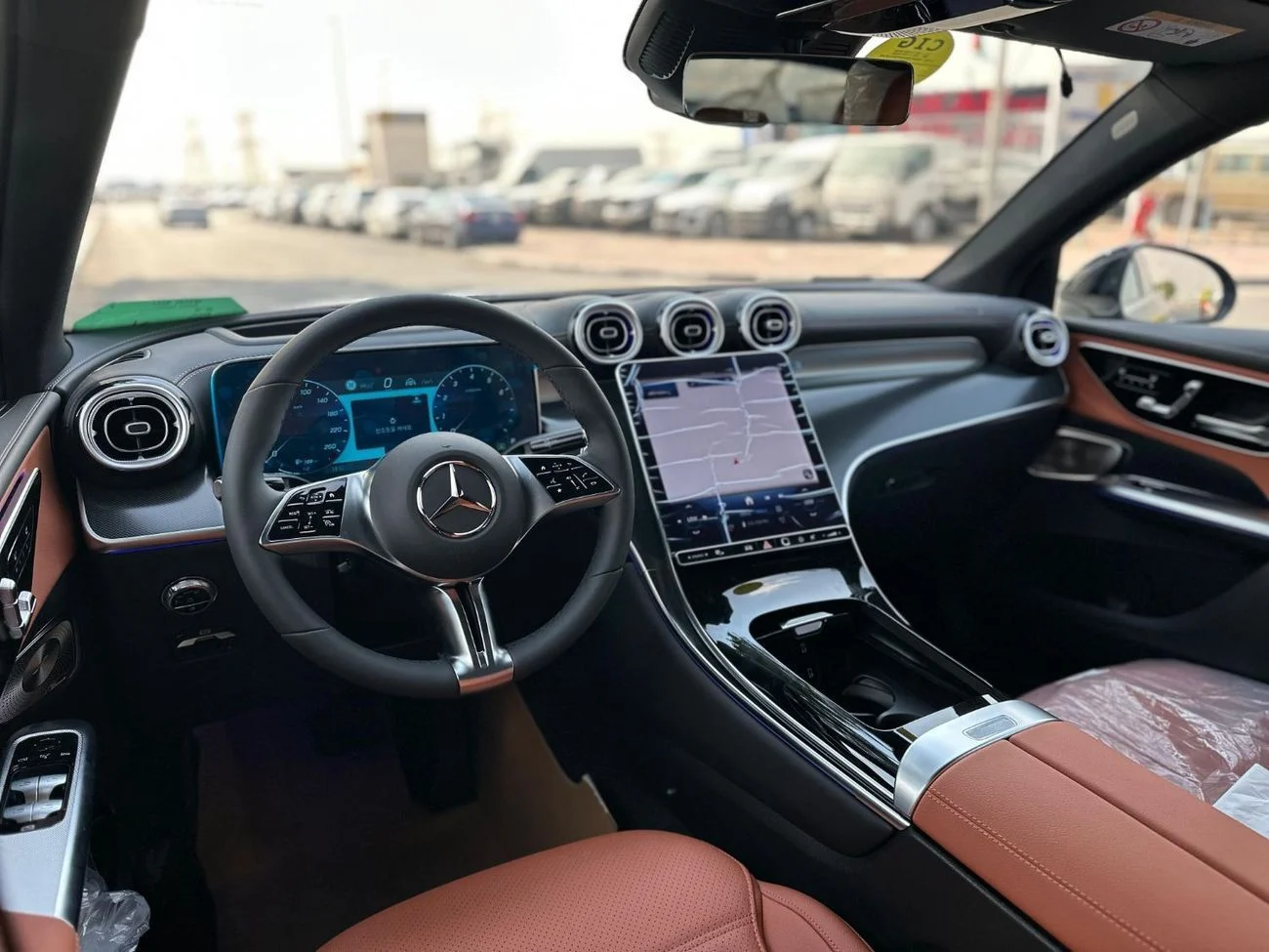 نمای داخلی مرسدس بنز GLC 300 2026