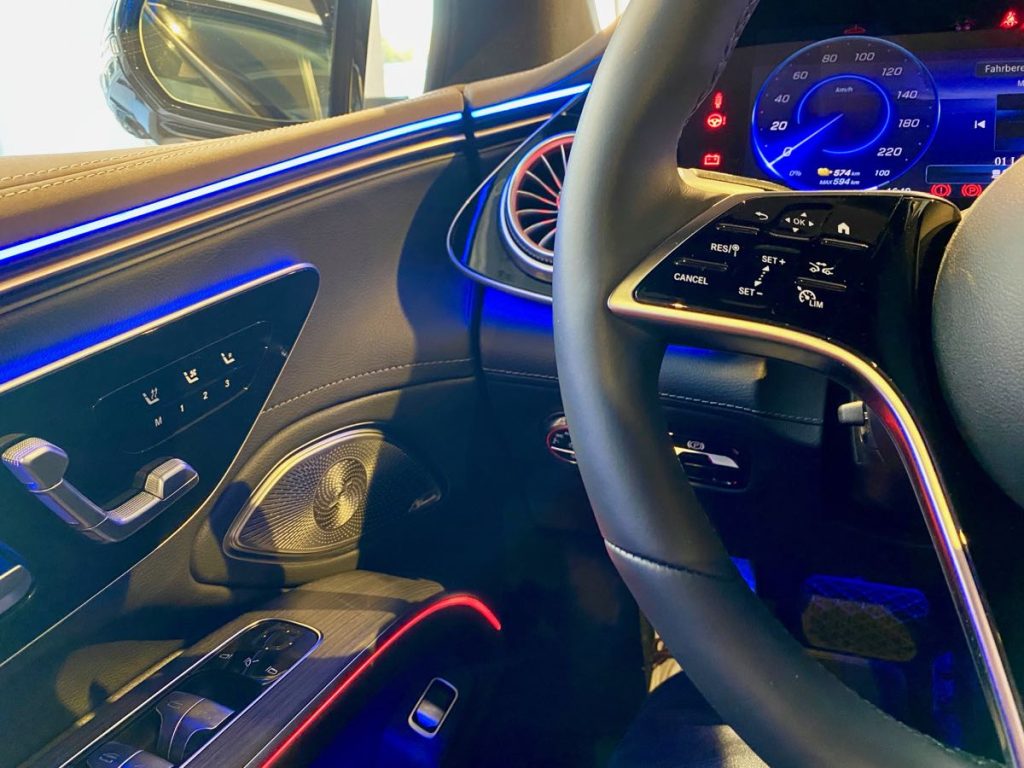 نمای دیگری از سیستم صوتی Burmester 4D Surround